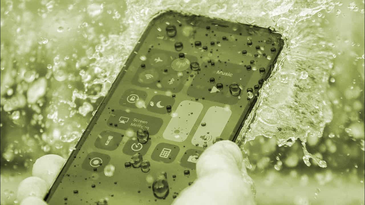 How To Fix A Water Damaged IPhone