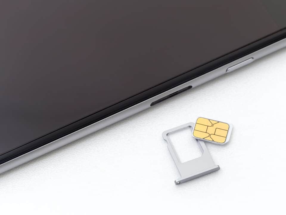Saving contacts to my SIM Card on iPhone
