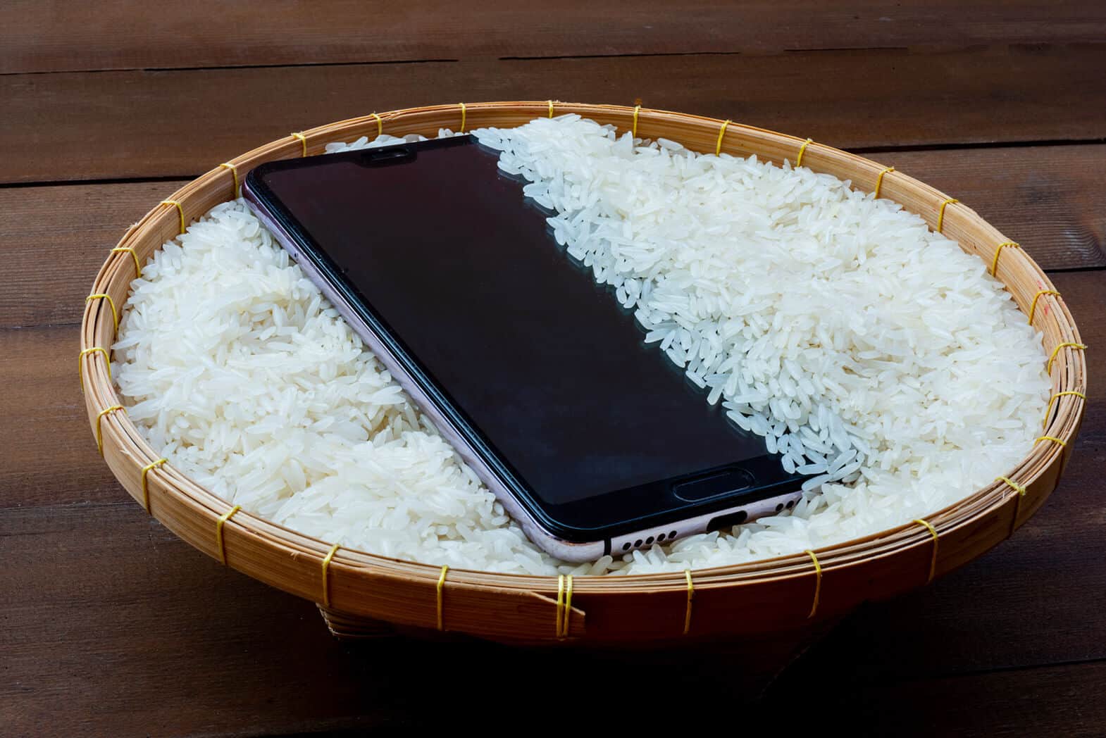 How To Fix A Phone Dropped In Water (and Why You Shouldn't Use Rice